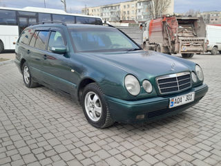 Mercedes E-Class foto 9