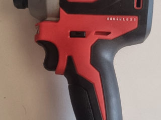 Новый импакт MILWAUKEE  M 18 безщёточный  (только тушка)