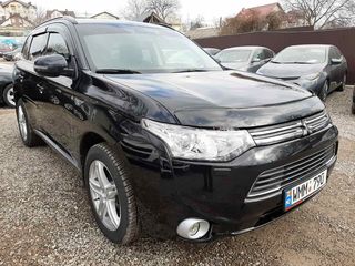 Mitsubishi Outlander foto 1