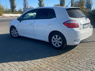 Toyota Auris foto 1