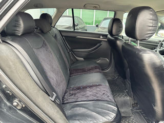 Toyota Avensis foto 9