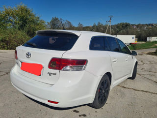 Toyota Avensis foto 5