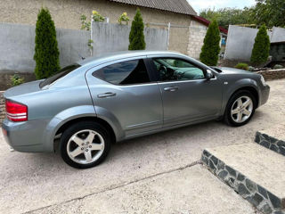 Dodge Avenger foto 2