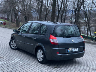 Renault Grand Scenic foto 4