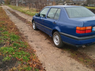 Volkswagen Vento foto 4