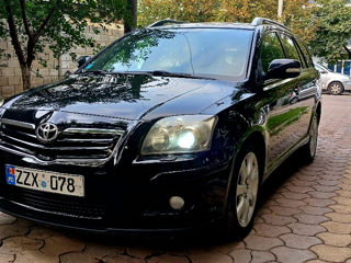 Toyota Avensis foto 10