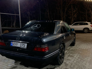 Mercedes E-Class foto 2