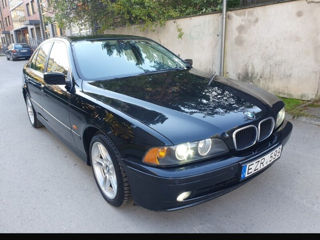 BMW 5 Series foto 3