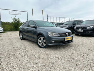 Volkswagen Jetta foto 1