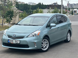 Toyota Prius v