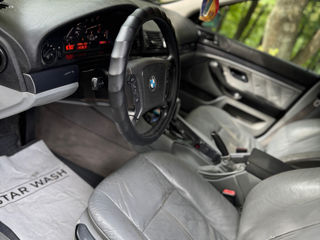 BMW 5 Series foto 7