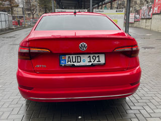 Volkswagen Jetta foto 4