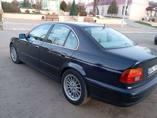 BMW 5 Series foto 3