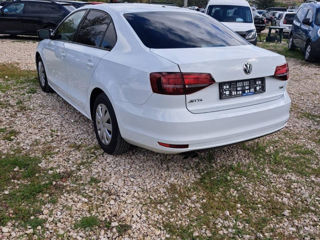 Volkswagen Jetta foto 6