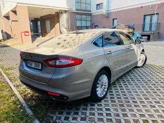 Ford Fusion foto 2