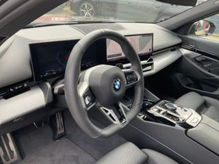 BMW 5 Series foto 3