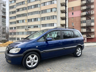 Opel Zafira foto 2