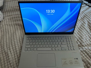 Asus VivoBook foto 3