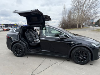 Tesla Model X foto 14