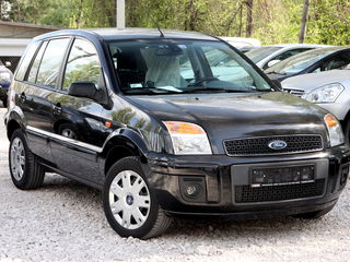 Ford Fusion foto 2