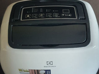 Осушитель воздуха Electrolux EDH-22L foto 6