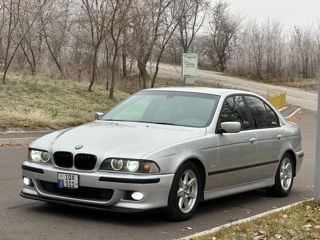 BMW 5 Series foto 3