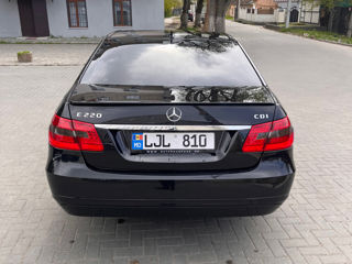 Mercedes E-Class фото 1