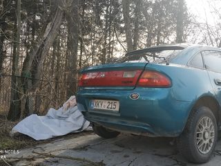 Mazda 323 foto 4