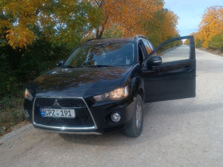 Mitsubishi Outlander foto 2