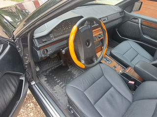 Mercedes Series (W124) foto 6