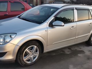 Opel Astra foto 1