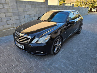 Mercedes E-Class foto 1