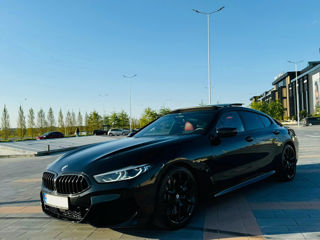 BMW 8 Series foto 2