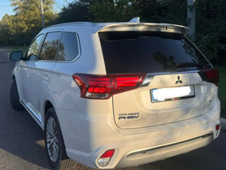 Mitsubishi Outlander foto 3