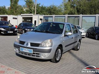 Renault Clio foto 1