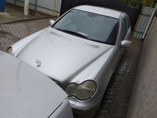 Piese Mercedes-Benz W203 2.2 Cdi Anii 2000 - 2006 foto 3