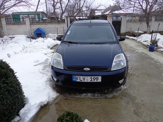 Ford Fiesta foto 2