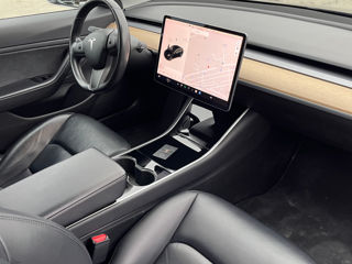 Tesla Model 3 foto 14