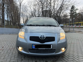 Toyota Yaris foto 2