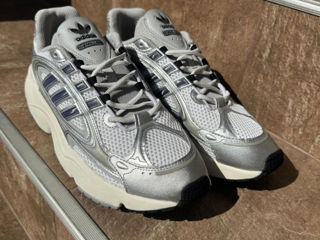 Vând pantofi sport Adidas Ozmillen 100% originale