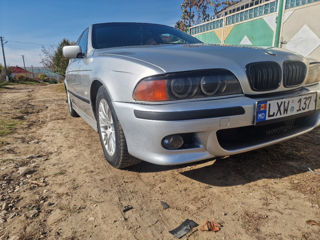 BMW 5 Series foto 2