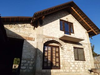 Se vinde casa nefi isata in satul Mascauti foto 4