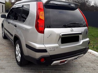 Nissan X-Trail foto 1