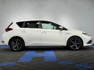 Toyota Auris foto 1