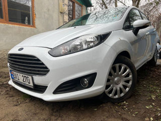 Ford Fiesta foto 10