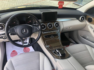 Mercedes C-Class foto 8