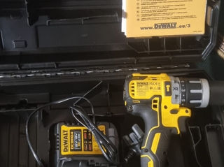 Шуруповерт  Dewalt  Dcd 796m2t Brushless foto 2