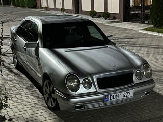 Mercedes E-Class foto 3