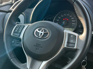 Toyota Yaris foto 14