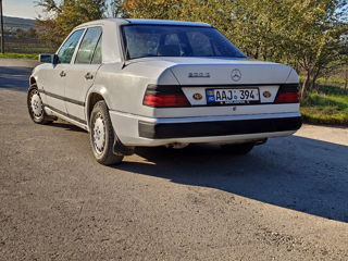 Mercedes Series (W124) foto 4